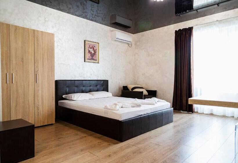 带阳台的豪华间, Family Hotel   City Hotel Yambol