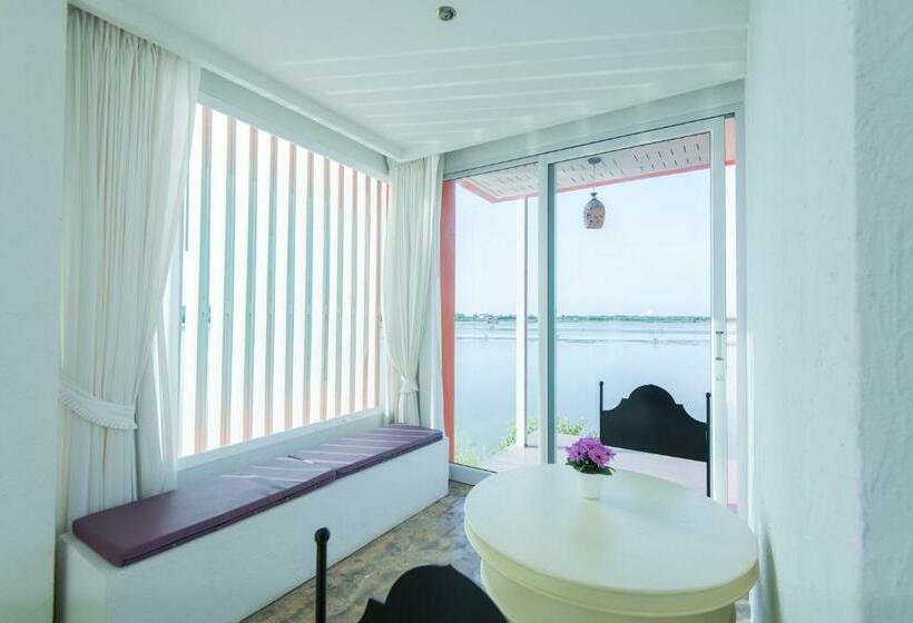 디럭스 스위트, Baan Talay See Cream Resort