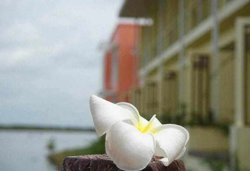 디럭스 룸, Baan Talay See Cream Resort