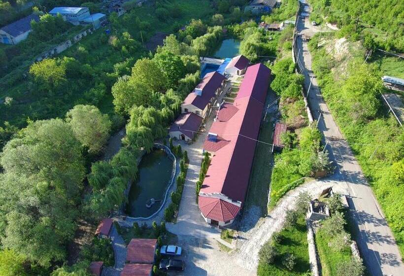 Номер Стандарт Трехместный, Menua