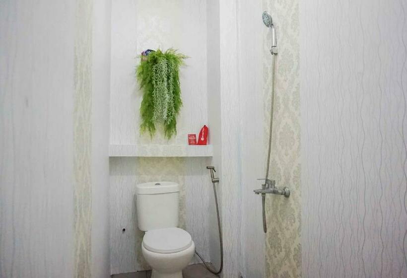 Номер Стандарт, Reddoorz Near Velodrome Malang 2
