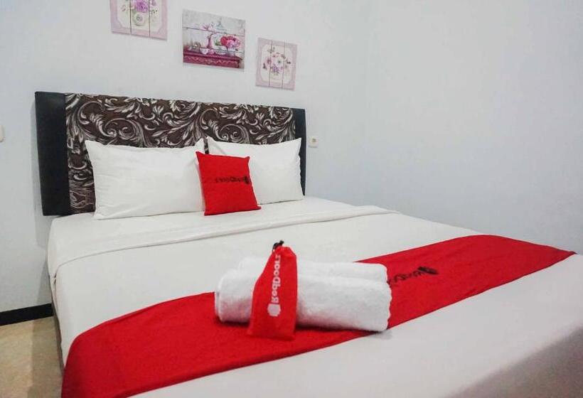 Номер Стандарт, Reddoorz Near Velodrome Malang 2