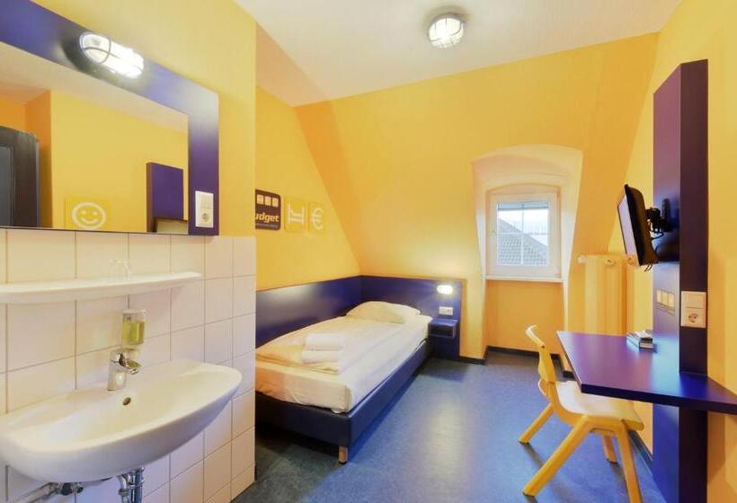 Номер Стандарт Индивидуальный Совместная Ванная, Bed Nbudget Expo Hostel Rooms