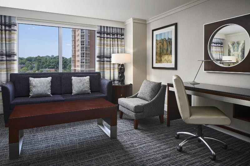 سوئیت اجرایی با تخت کینگ, The Westin Alexandria Old Town