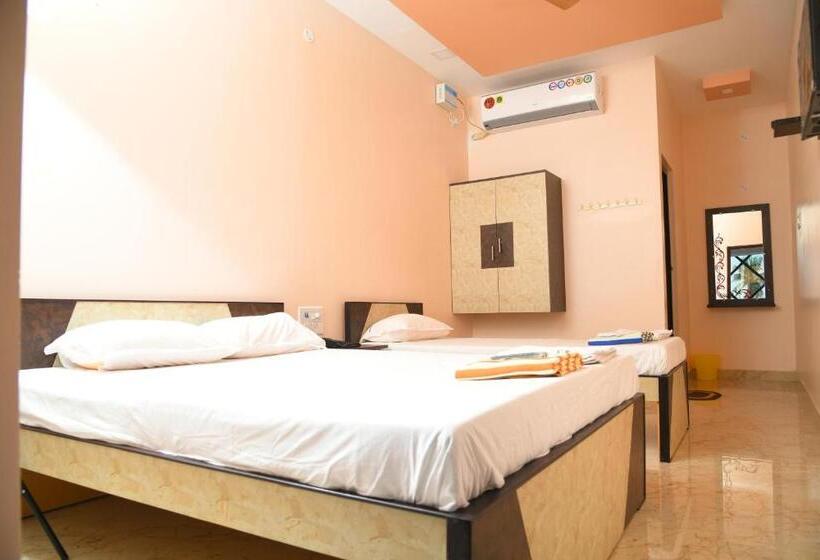 Трехместный Номер Deluxe, Sivamurugan Residency