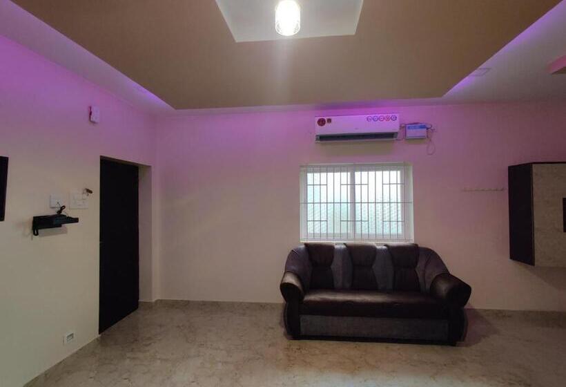 Family Suite, Sivamurugan Residency