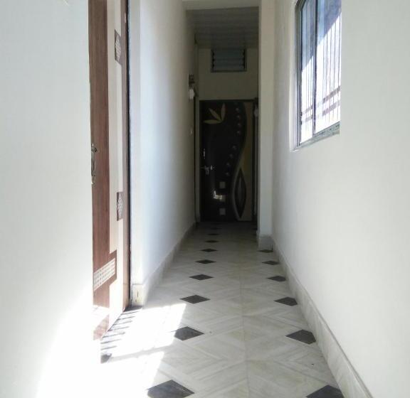 디럭스 룸, Sukun Guest House