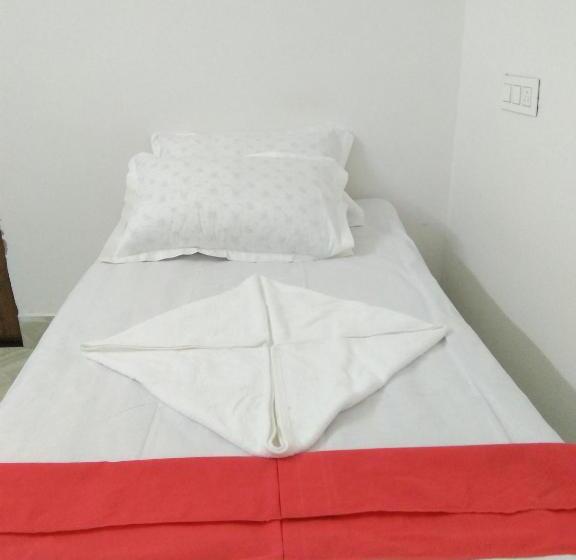 디럭스 룸, Sukun Guest House