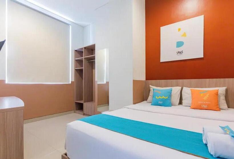 Номер Deluxe, Sans Hotel Rajawali Surabaya By Reddoorz