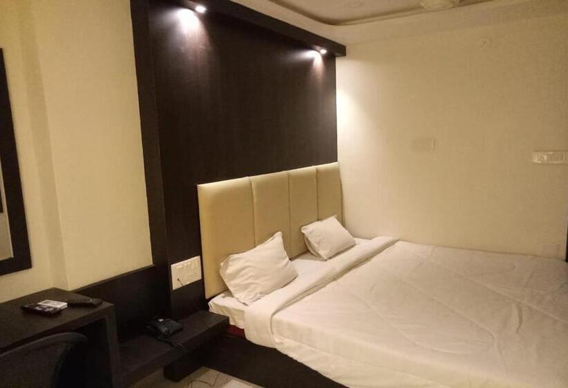 Трехместный Номер Классика, Pop 82375  Green Star