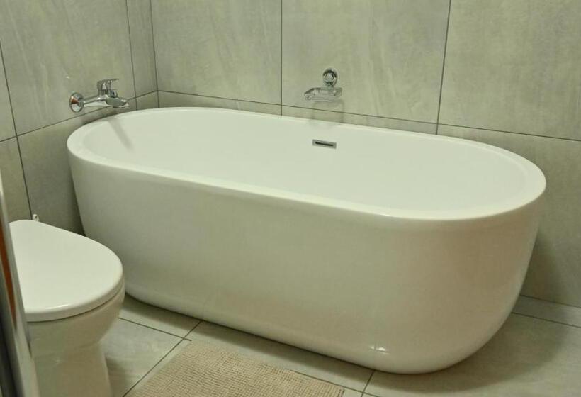 סוויטה משפחתית, Luxury Family En Suite @ 4 Star Guest House