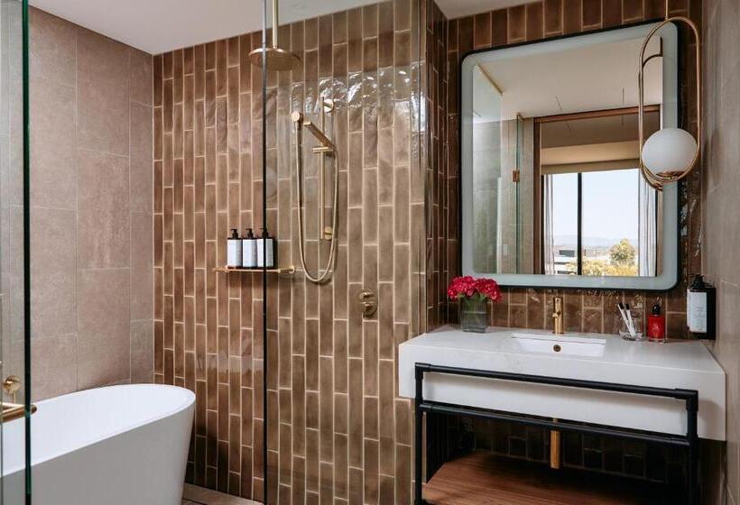 带大床的套房, Mercure Melbourne Doncaster