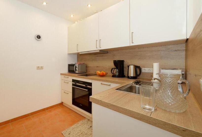 Студио Стандарт с Балконом, Gästehaus Koyerbauer Boardinghouse