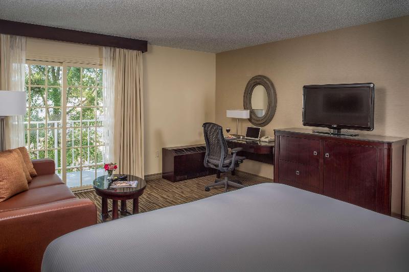 스탠다드 발코니 룸, Doubletree Raleigh Durham Airport At Research Triangle Park