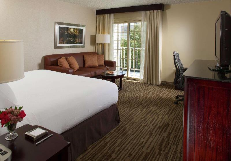 Standardrum med Balkong, Doubletree Raleigh Durham Airport At Research Triangle Park