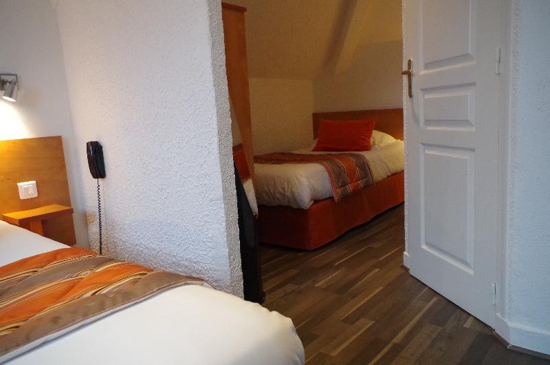 Номер Стандарт Трехместный, Logis Hotel Beaudon
