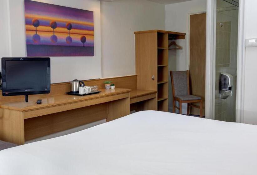 Семейный Номер, Orchid Epsom; Sure Hotel Collection By Best Western