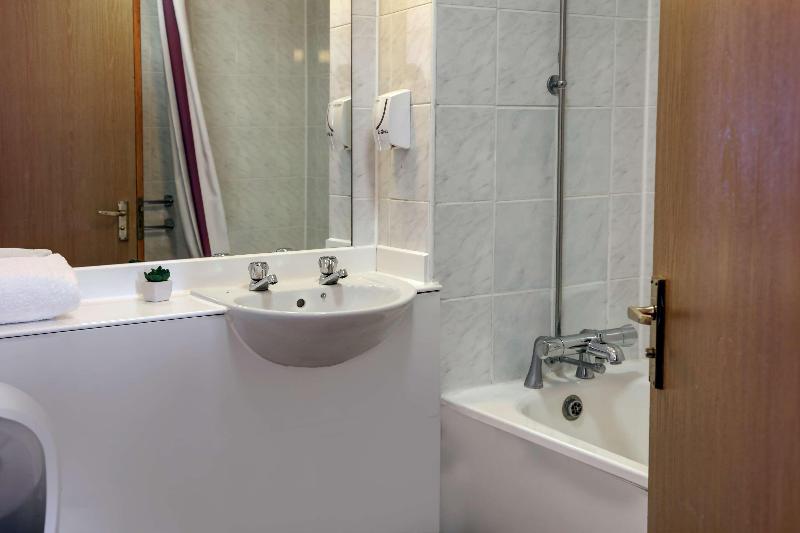 Номер Deluxe, Orchid Epsom; Sure Hotel Collection By Best Western
