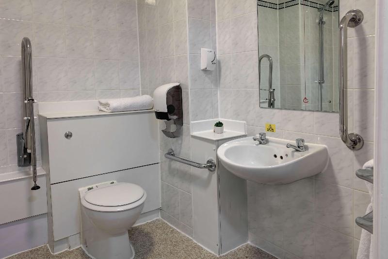 Номер Стандарт Адаптированный для Инвалидов, Orchid Epsom; Sure Hotel Collection By Best Western