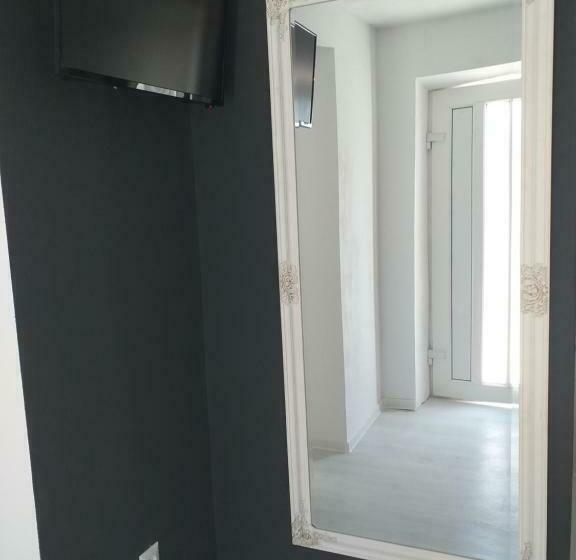 آپارتمان 2 خوابه, Casa Edy