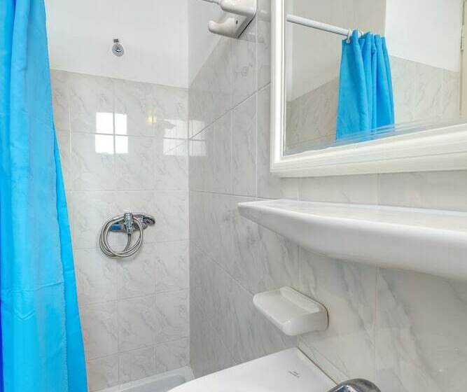 Четырехместный Номер Стандарт, Maki S Place