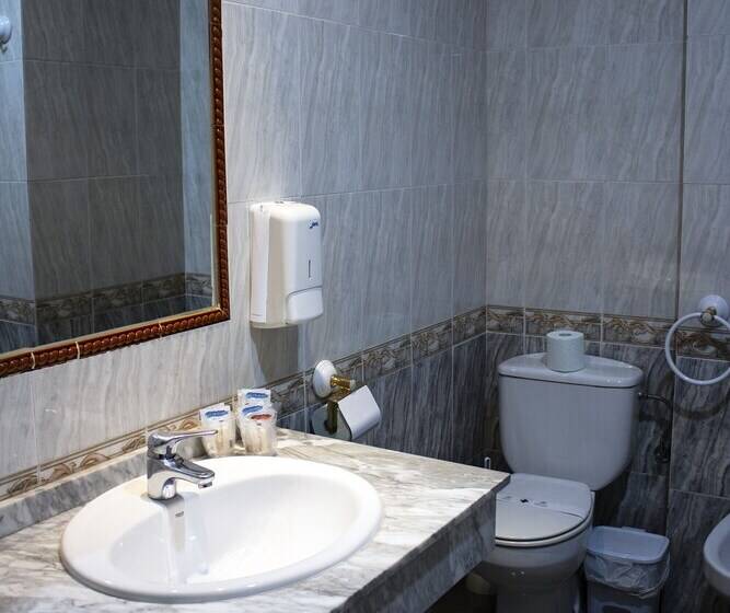 Номер Стандарт Индивидуальный, Hostal Valdepeñas By Bossh Hotels