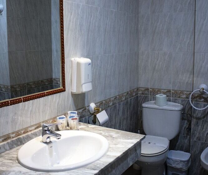 Номер Стандарт Индивидуальный, Hostal Valdepeñas By Bossh Hotels