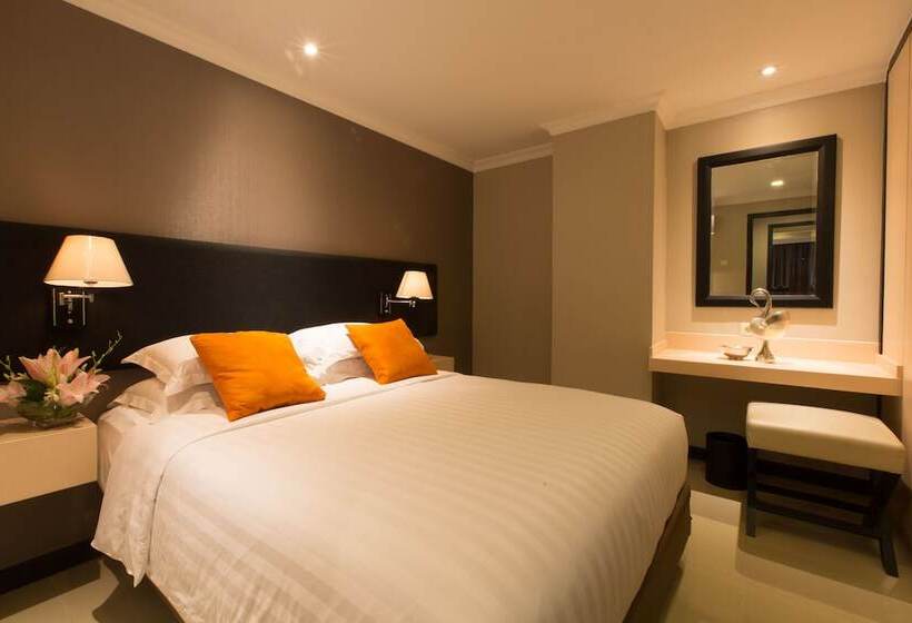 Люкс Deluxe 3 Спальни, Kristal Hotel Jakarta