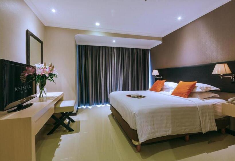 Люкс Deluxe 3 Спальни, Kristal Hotel Jakarta