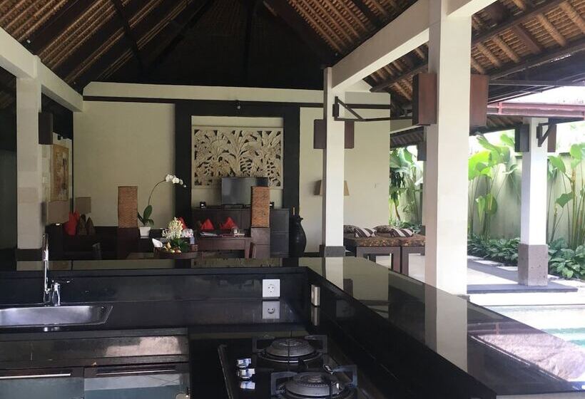 Вилла с 1 спальней и бассейном, The Maya Seminyak Villas
