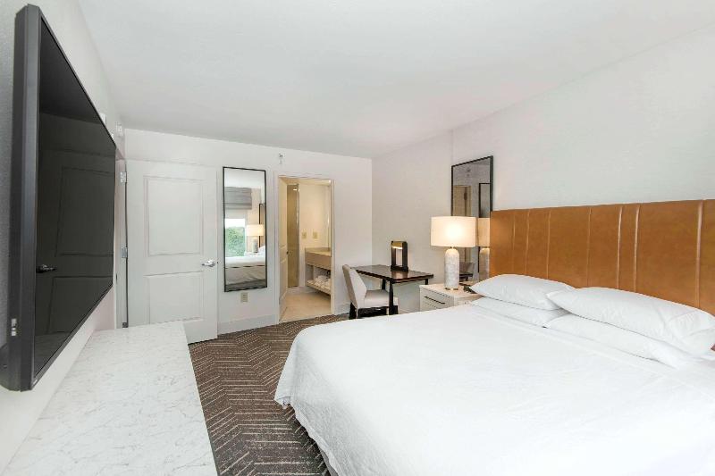 스위트 킹사이즈 침대, Embassy Suites By Hilton Raleigh Durham Airport Brier Creek