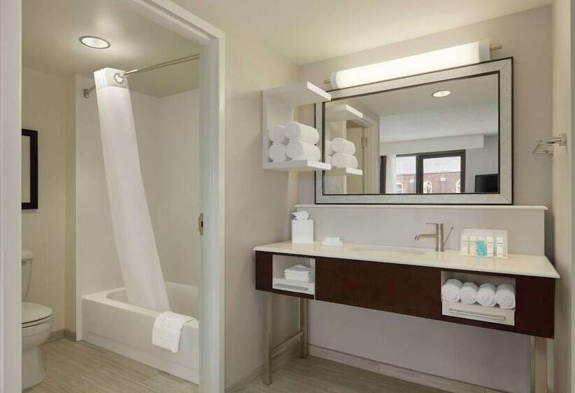 Lakosztály, Hampton Inn & Suites Nashville Downtown