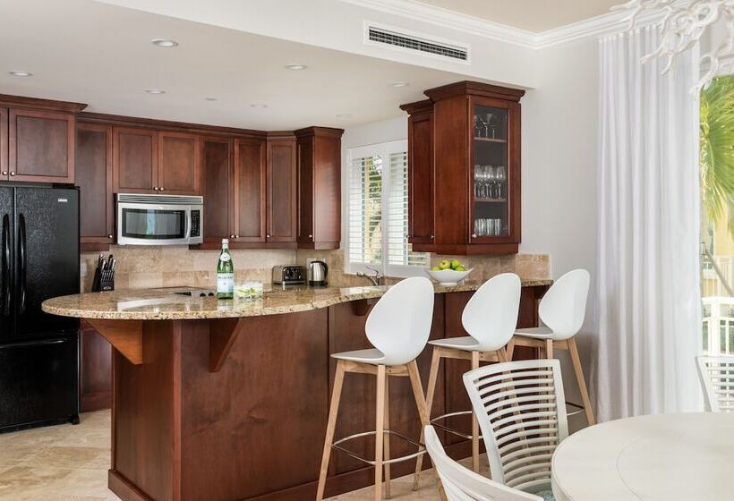 3 Bedroom Suite, The Tuscany On Grace Bay