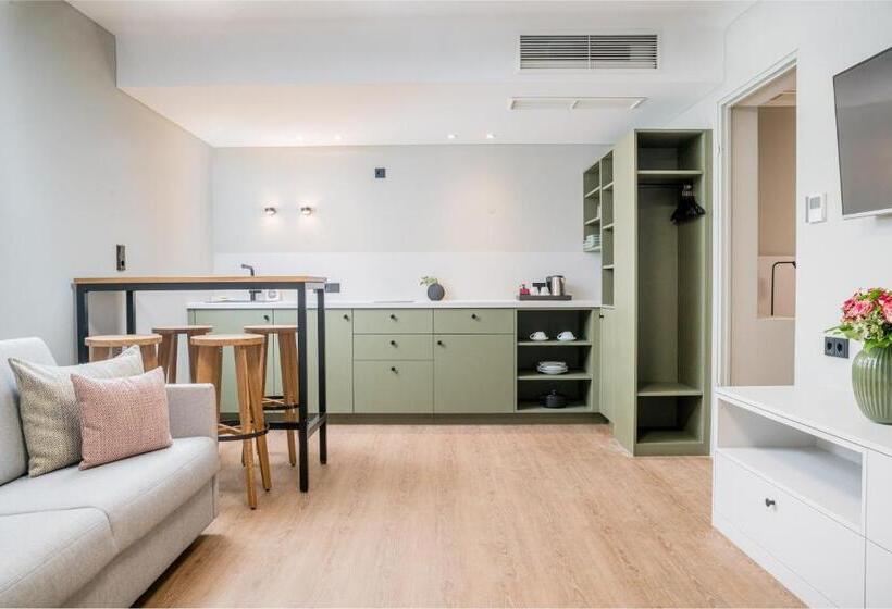Апартаменты 3 Спальни, Koos Hotel&apartments   City Apart