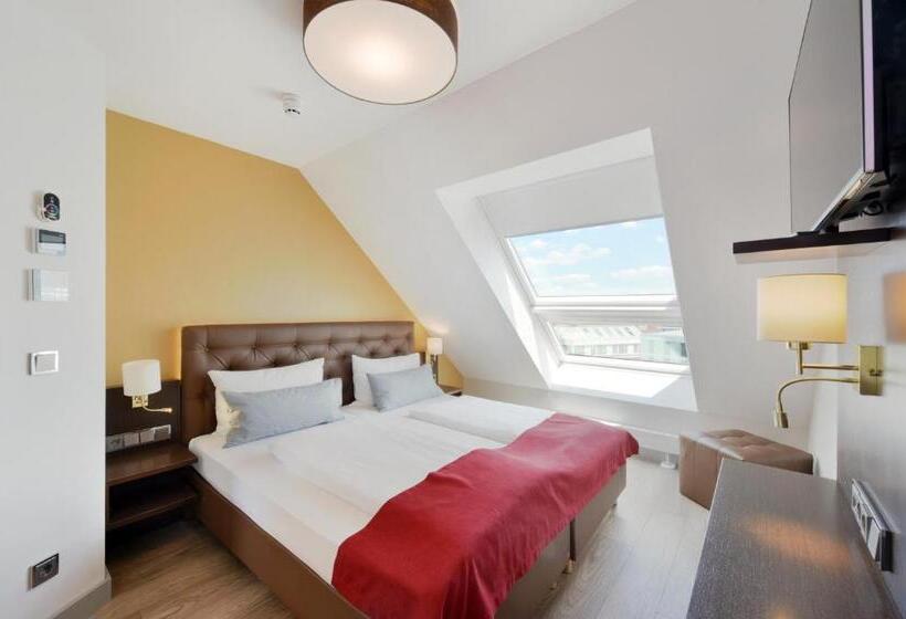 Люкс с Террасой, Koos Hotel&apartments   City Apart