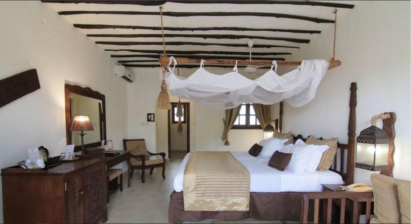اتاق لوکس, Breezes Beach Club And Spa