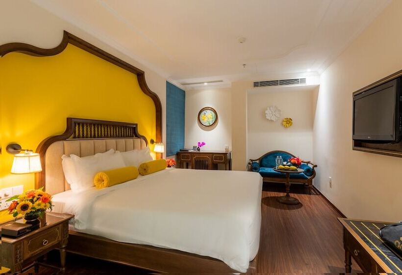 اتاق لوکس, Hanoi Tirant