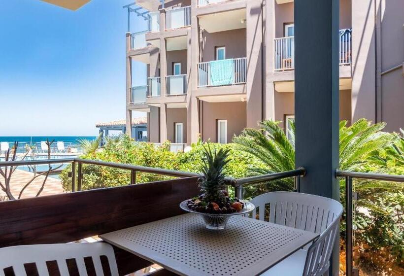 اتاق سوپریور با چشم‌انداز دریا, Girogiali Beach Hotel   Adults Only
