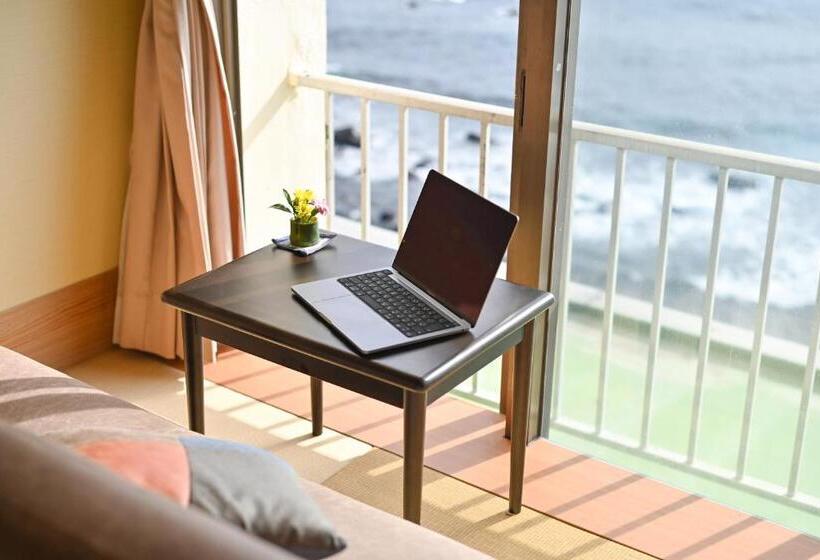 Номер Стандарт Вид на Море, Inatori Tokai Hotel Yuen