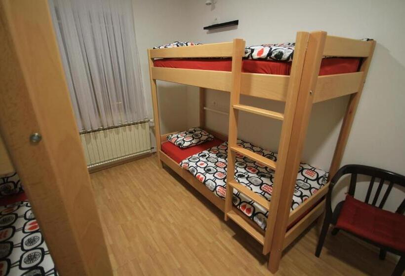 تختخواب در اتاق مشترک, Aparthotel Vila Minka