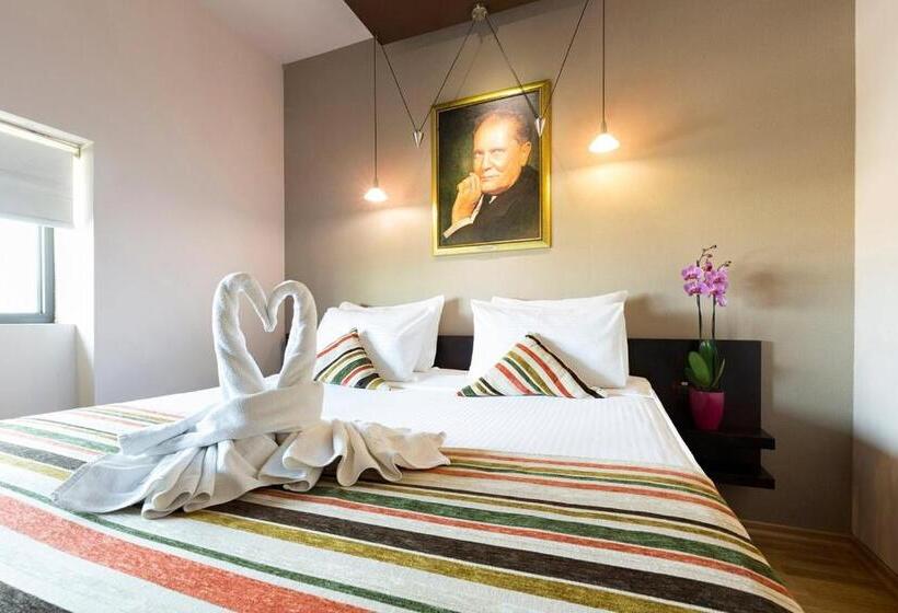 سوییت جونیور, Design Hotel Mr President