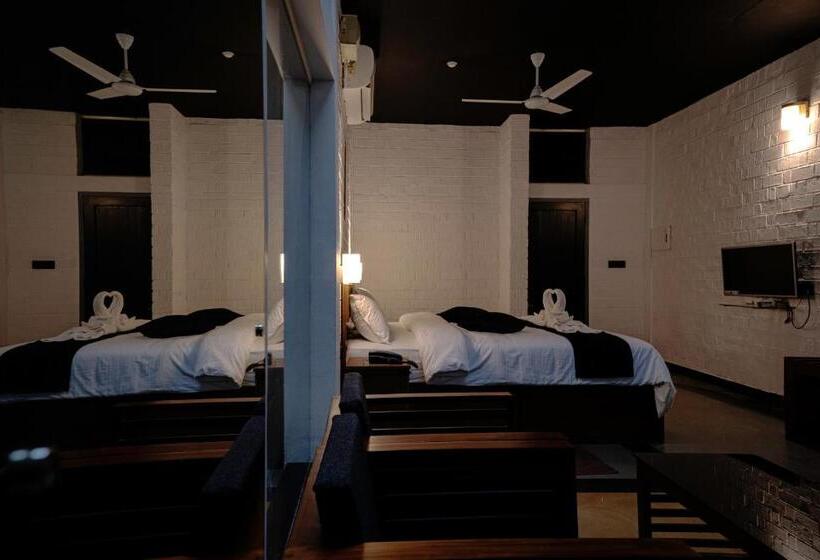 Номер Deluxe с Балконом, S River Resorts