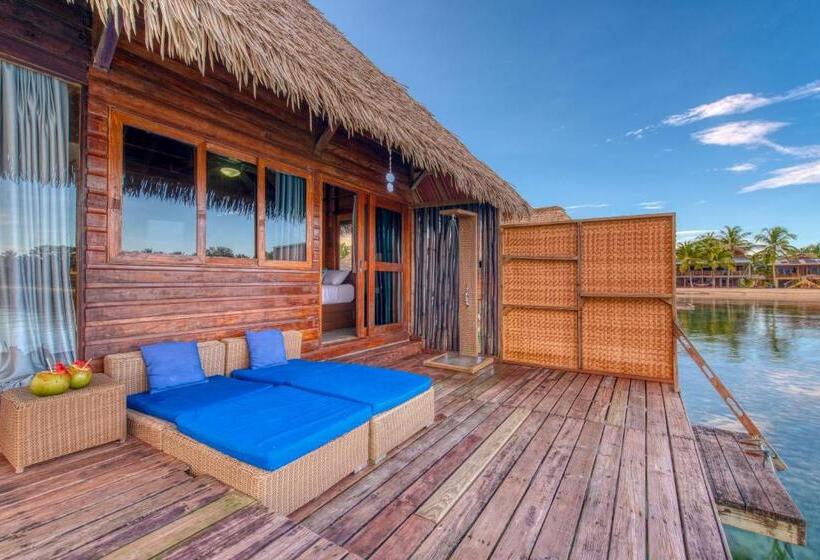 بنجلو ديلوكس, Azul Over The Water Resort