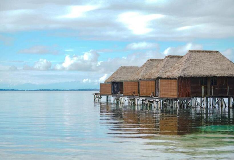 بانگلوی استاندارد, Azul Over The Water Resort
