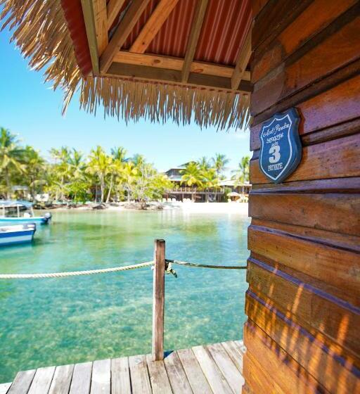 بانگلوی استاندارد, Azul Over The Water Resort