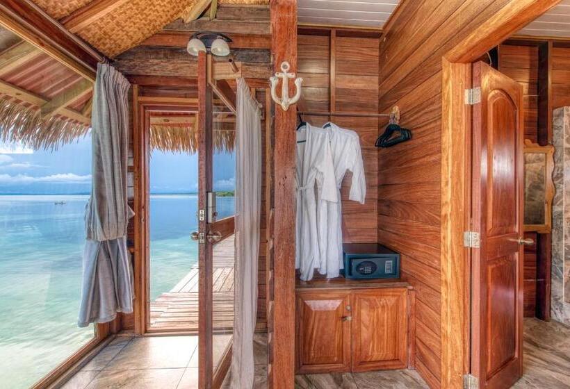 بانگلوی لوکس, Azul Over The Water Resort