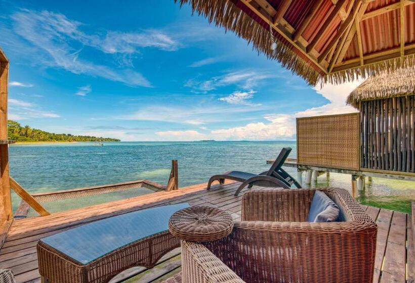 بنجلو قياسى, Azul Over The Water Resort