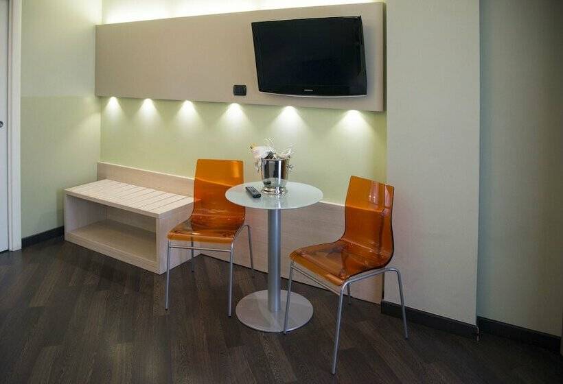 4 Bett Standardzimmer, Acca Palace Aa Hotels
