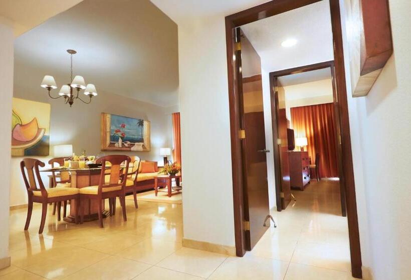 Suite 2 Dormitoare, The Royal Cancun All Suites Resort