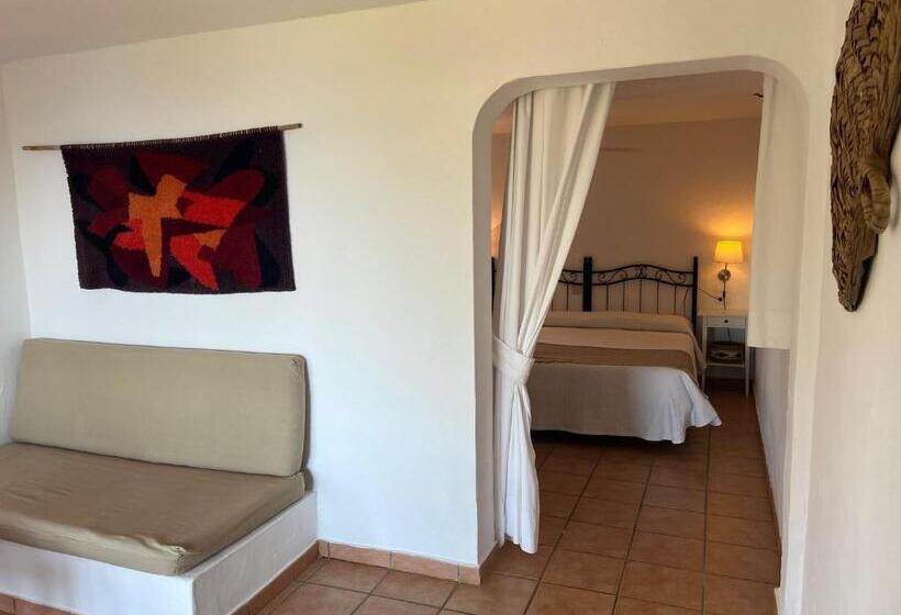 Люкс Вид на Море, Hostal Cala Moli